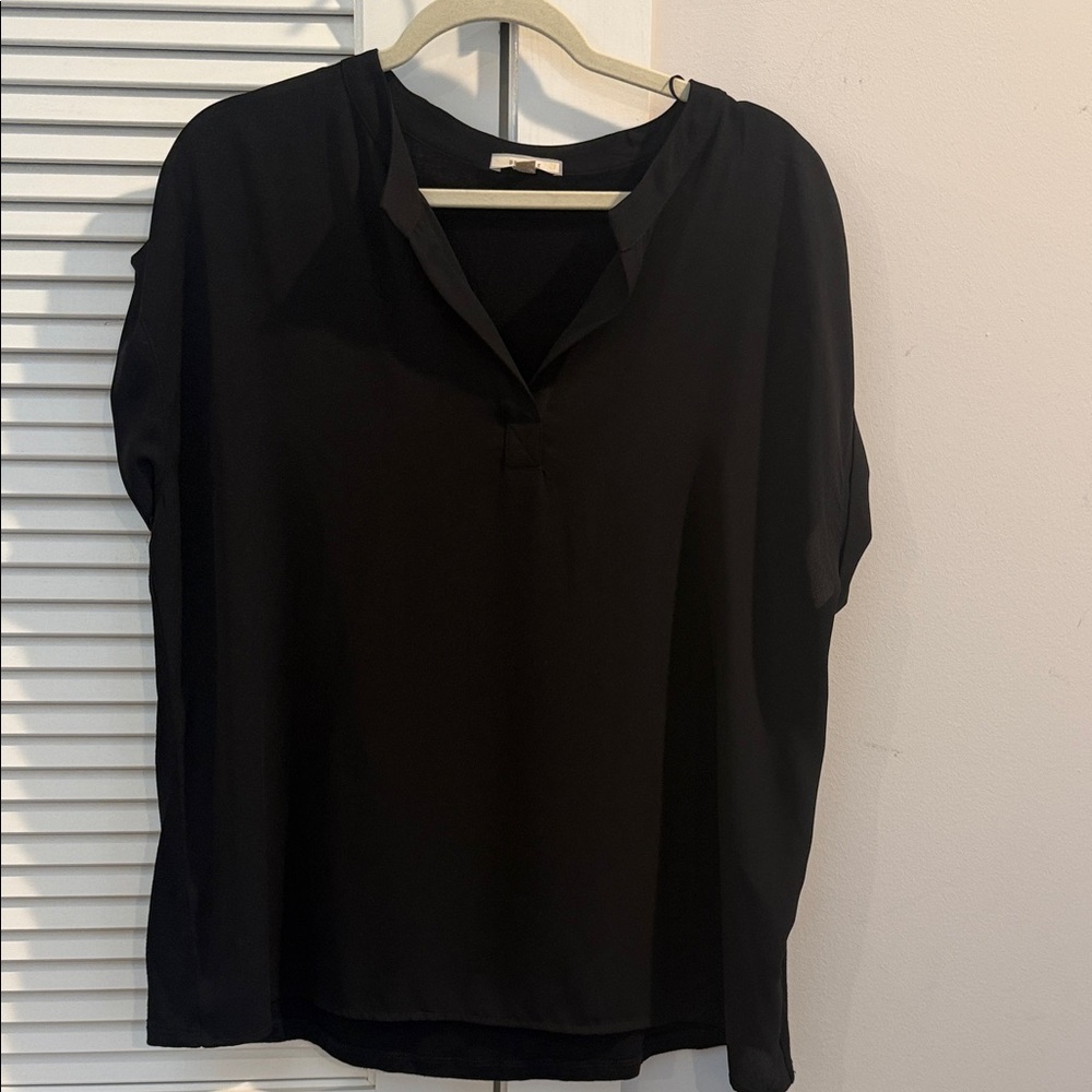 Black Women's V-Neck Short Sleeve Top